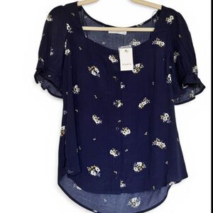 Elodie NWT Navy Floral Flutter Sleeve Button Top Cottagecore